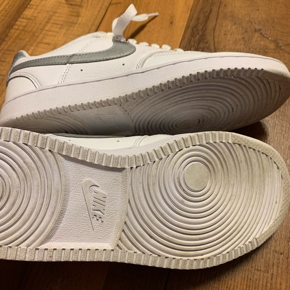 Nike Air Max Excee Athletic Sneakers Leather Size 7 Women’s or Youth EUC - Picture 8 of 9